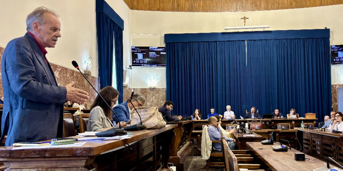 Messina, first sparks in the city council. And the centre-right "islands" Scurria