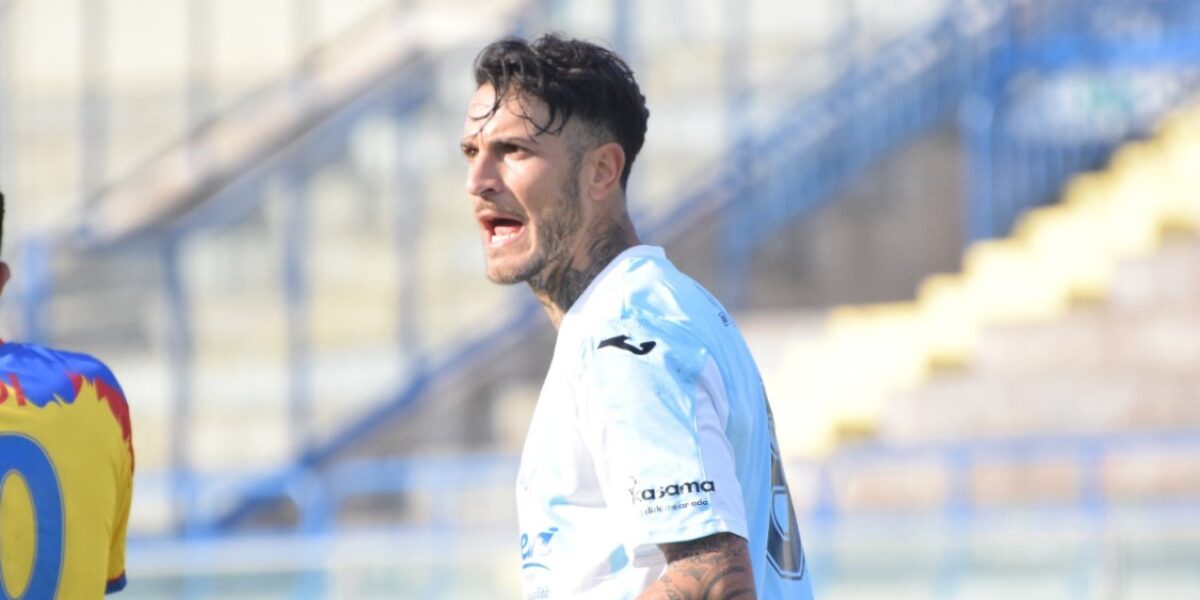 Messina tries to accelerate. The strong striker Sarao is one step away