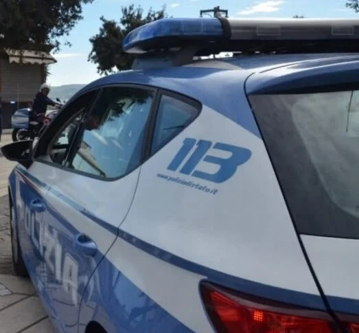 Punches and bites on the ear, father and son end up in prison after a brawl in Crotone