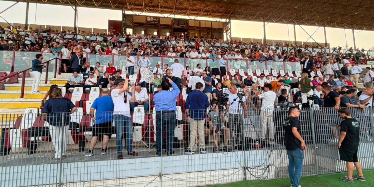 Reggina Market: Alma, Guida and Rotulo ready to dress in amaranth