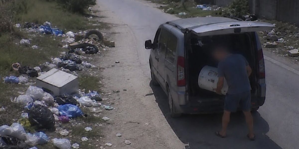 Reggio Calabria, hard line on waste: 100 offenders caught, 2 complaints and 1 arrest. Cannizzaro's satisfaction