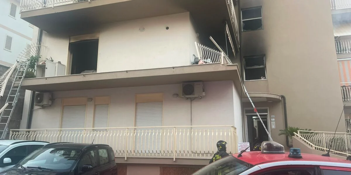 Santa Teresa di Riva, explosion due to gas leak in a condominium: woman injured, entire building evacuated PHOTO