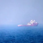 Tehran hits two Emirati oil tankers in Hormuz, one dead. New US raids on Iran