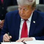 Trump: "Trade agreements with Gulf countries instead of the 20% tax". And oil prices slow down after the tycoon's 'change of heart'