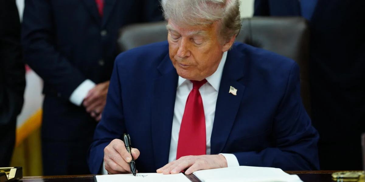 Trump: "Trade agreements with Gulf countries instead of the 20% tax". And oil prices slow down after the tycoon's 'change of heart'