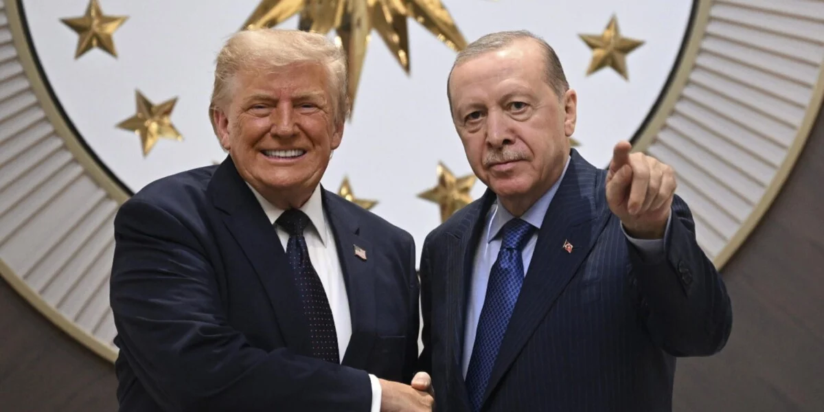 Trump in Ankara: "Disappointed by NATO, I like Meloni but he hasn't helped us". And raises on Greenland