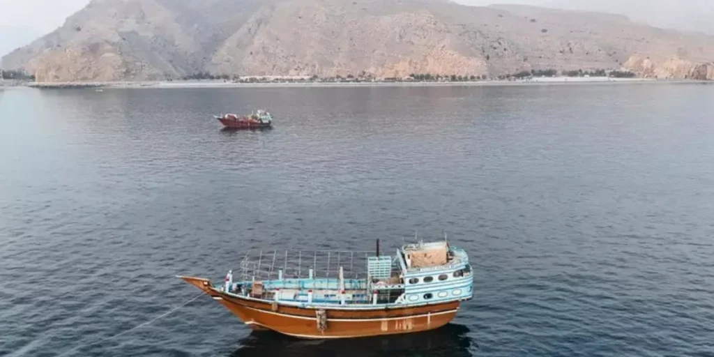 US-Iran tension over Hormuz, stop mutual attacks. Tomorrow the meeting in Doha