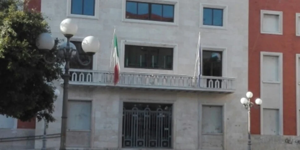 Vandals in a school in Cantorato, the condemnation of the majority councilors of Crotone