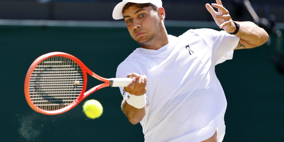Wimbledon is increasingly blue, Cobolli beats De Minaur in 3 sets and returns to the quarterfinals. Now chance against Fery
