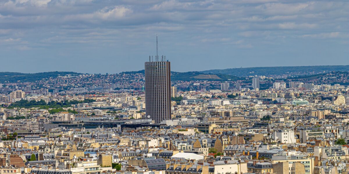In Paris, windows of the Tour Montparnasse collapse, a security perimeter has been erected