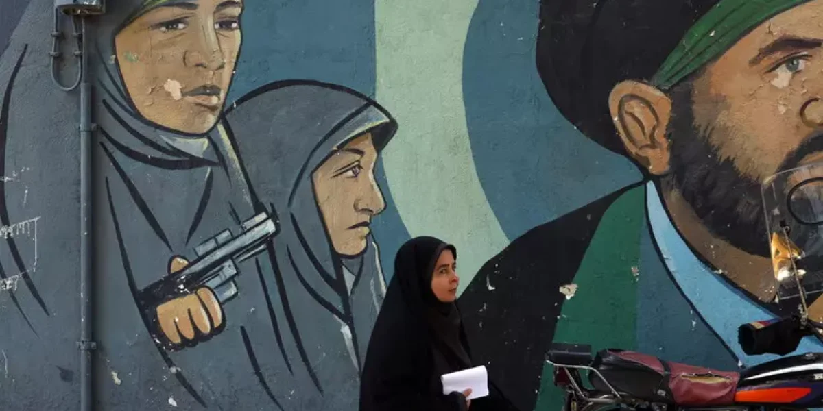 The truce expires. Iran's 'bounty' on American soldiers: 30 thousand dollars to anyone who kills or captures one. Trump: "I will declare Hormuz a US territory"