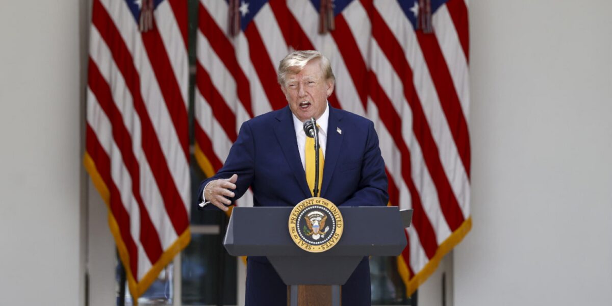 Trump isolates Iran. Flurry of sanctions on gold, tech, aviation and transport