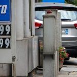 Petrol at 2.017 euros, diesel at 2.137: today the government decides on the extension of the cut