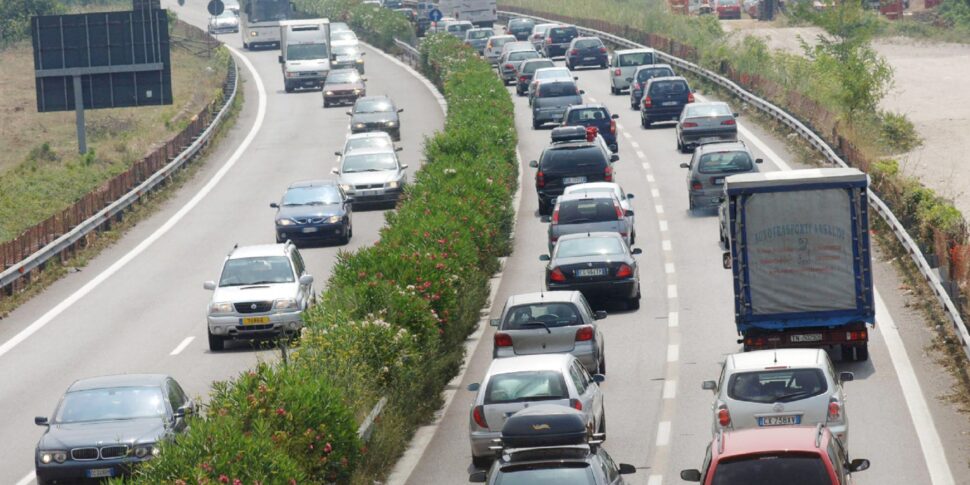 A2 Salerno-Reggio Calabria motorway, the Vergilius Plus arrives on a stretch to control average speed