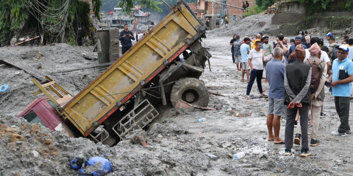 Among those missing in Nepal are the Italian Luca Barachini and his wife Patrizia Marziale. The death toll from the floods is 750