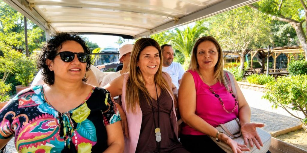Hell in the Alcantara Gorges, in the middle of the walk… the visit of the regional councilor Amata