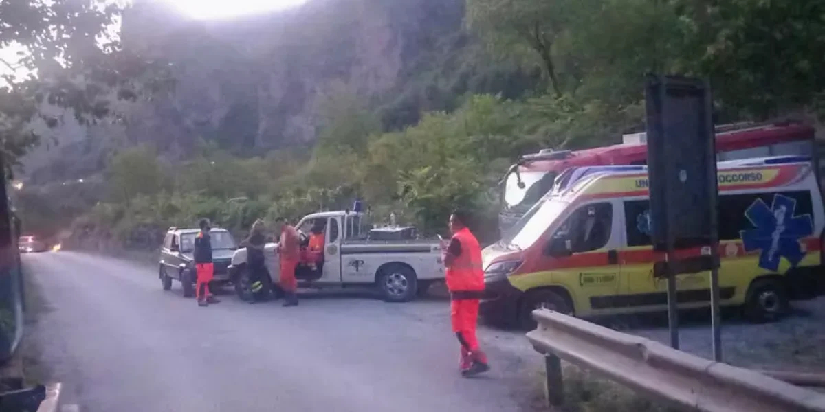 Hiker taken ill in the woods of Orsomarso, rescued by helicopter