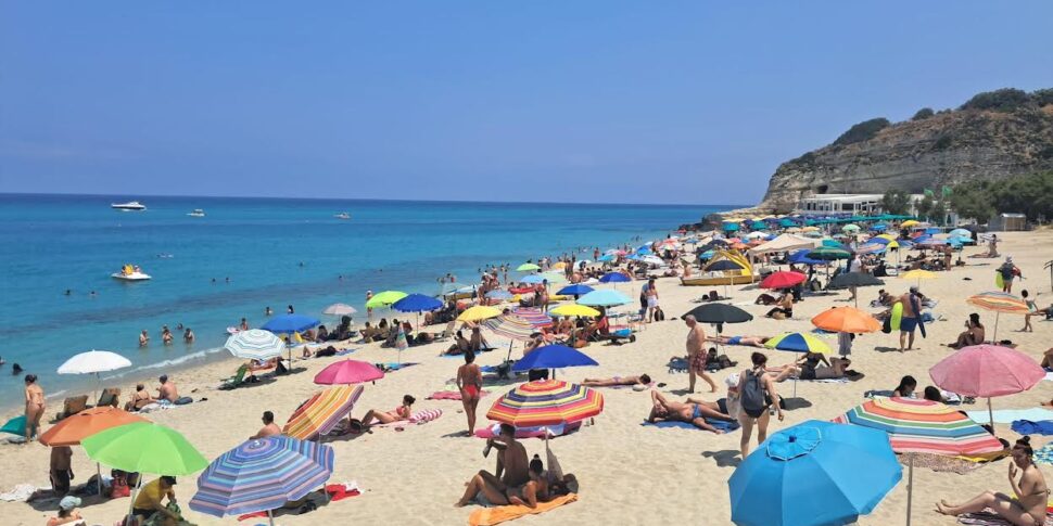 Holidays in Calabria are increasingly expensive: relaxation on the beach is paid in installments