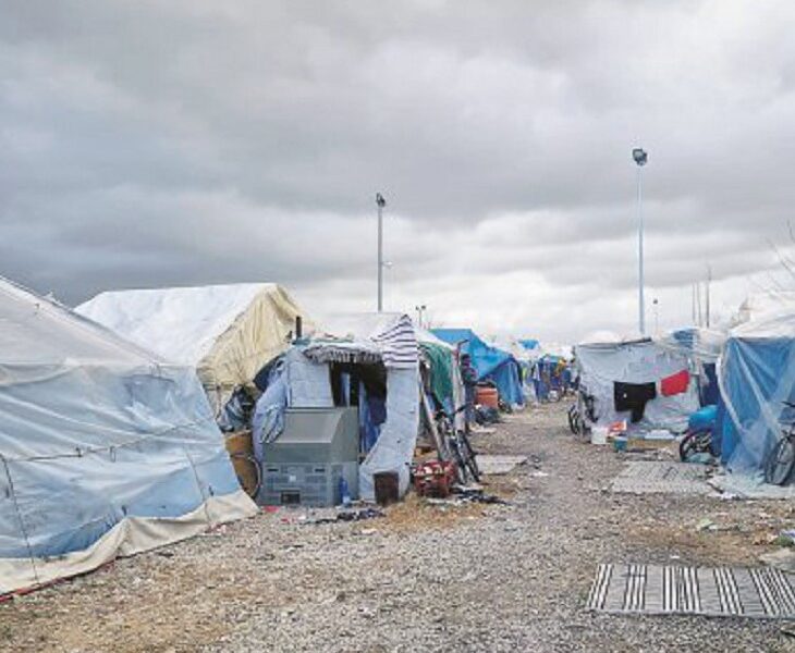Mantovano on Friday at the removal of the San Ferdinando tent city. The mayor: transfer already finished