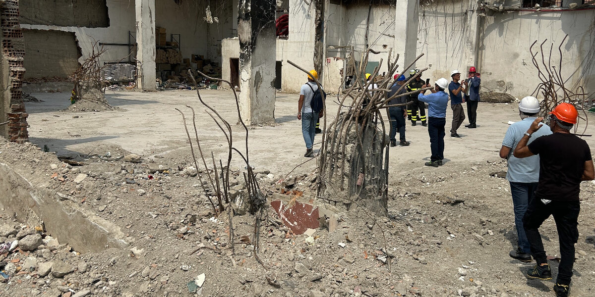 Messina, the collapse of Pistunina. The initial subsidence on the first floor, in the basement a pillar is bent PHOTO