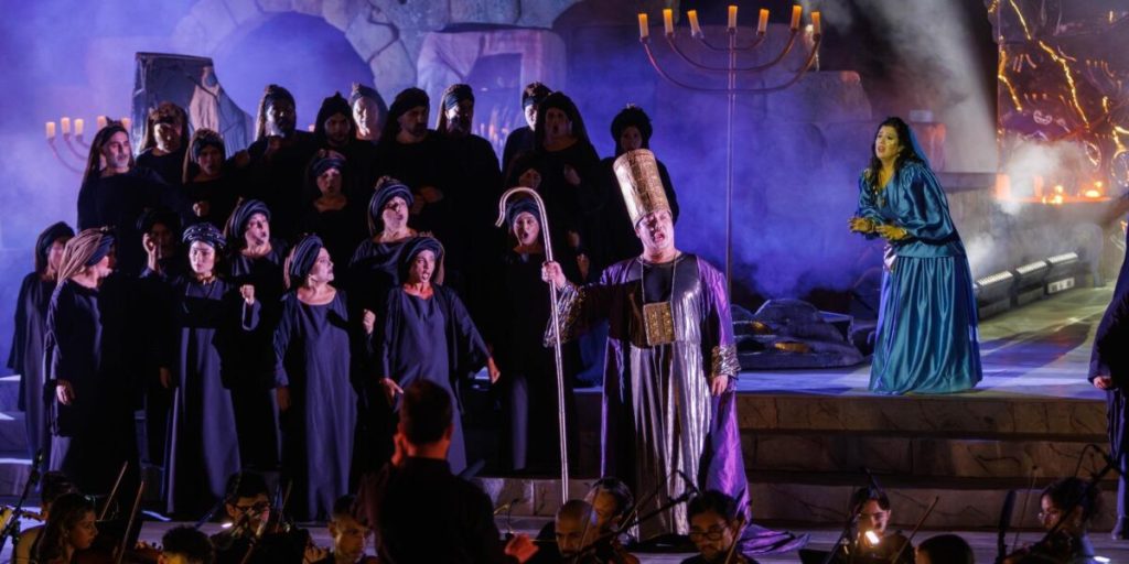 Nabucco, after the triumph of Tindari the grand finale at the ancient theater of Taormina