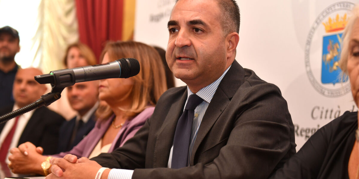 Reggio Calabria, Cannizzaro: "300 offenders caught on waste, news coming soon on collection, port, airport and Reggina"