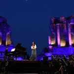 Taormina Arte, success at dawn for “Wake up the day”: Ambra Angiolini enchants the Teatro Antico PHOTO