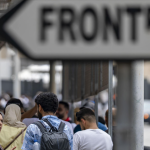 Tension on the border with Ceuta: the maxi-assault foiled, hundreds arrested and Spanish reporters expelled