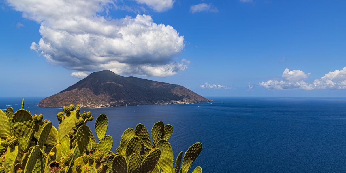The Aeolian Islands are among the most attractive UNESCO destinations in Italy. Among the priorities are deseasonalization and better management of tourist flows