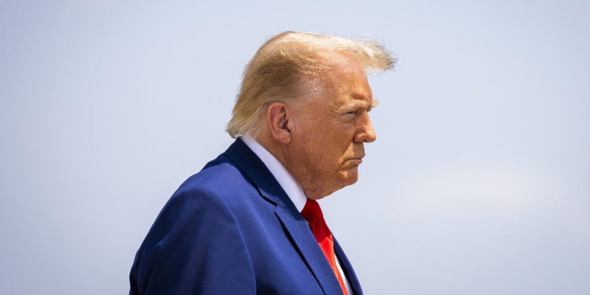 Trump's hair once again in the sights of social media: "Is it a toupee or has he had a transplant"