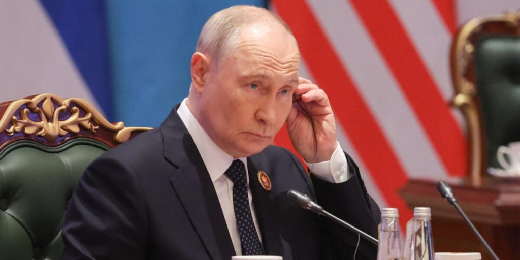 Zelensky to Putin: "Let's meet at the G20 in Miami". Moscow Frost
