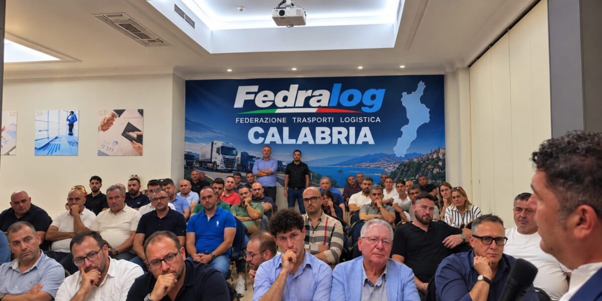 Road haulage, Fedralog announces the shutdown in Calabria from 9 October: «Diesel close to 2.40 euros, help is needed»
