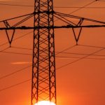 Bills, 30% discount on electricity and gas from Eni. Enel responds: «Electricity 50% below the wholesale price»