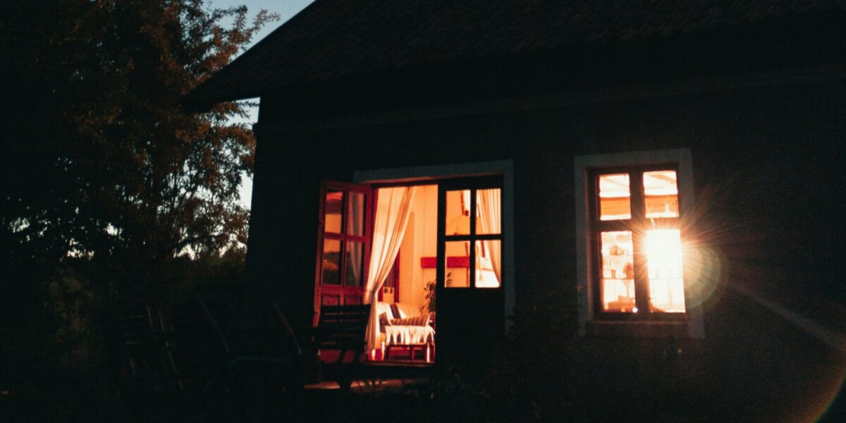 Bills, electricity sting: +37.3% since October for 3 million vulnerable people