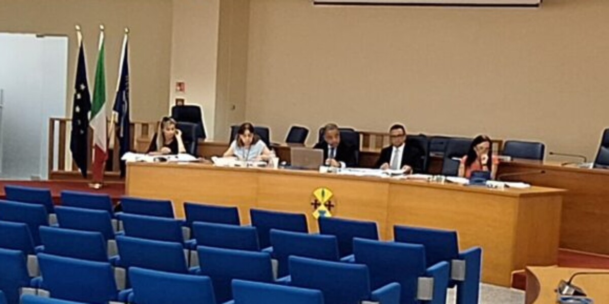 Calabria, the examination of the reform proposal fails in the Transport Commission