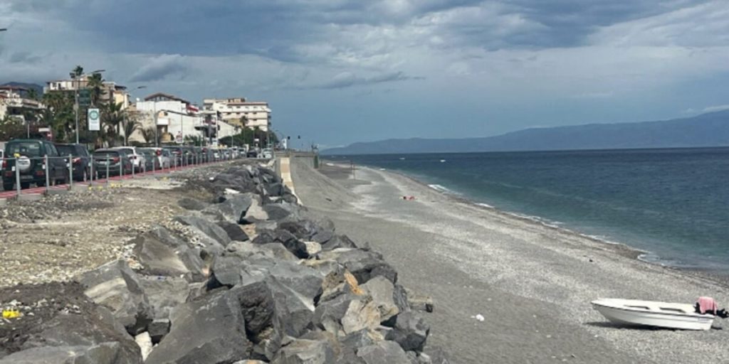 Coastal erosion in Santa Teresa di Riva: 10.6 million to recover the lost beach