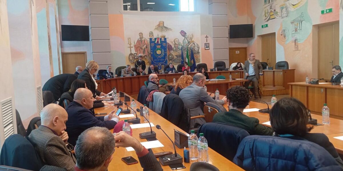 Cosenza, the center-right looks at the municipal elections with the unknown of the National Future