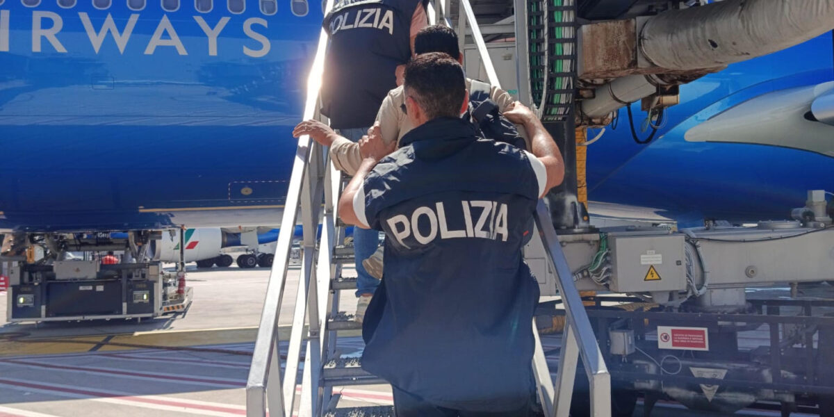 Crotone, crackdown on illegal immigration: the police repatriate a 39-year-old non-EU citizen