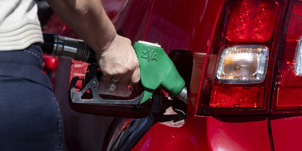 Fuel prices falling, self-service petrol at 2.111: with a price cap of 1.99