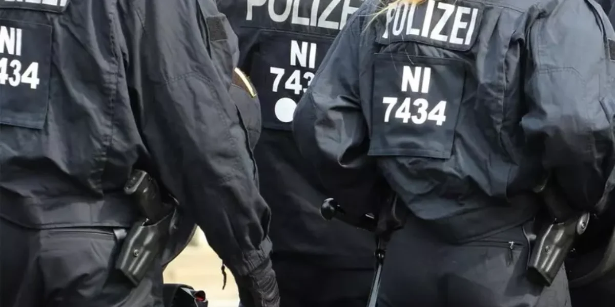Germany, explosion at Augsburg central station and new bomb threat. Two injured