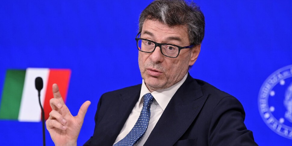 Giorgetti: «With ECB rates rising, it is essential to keep public debt under control»