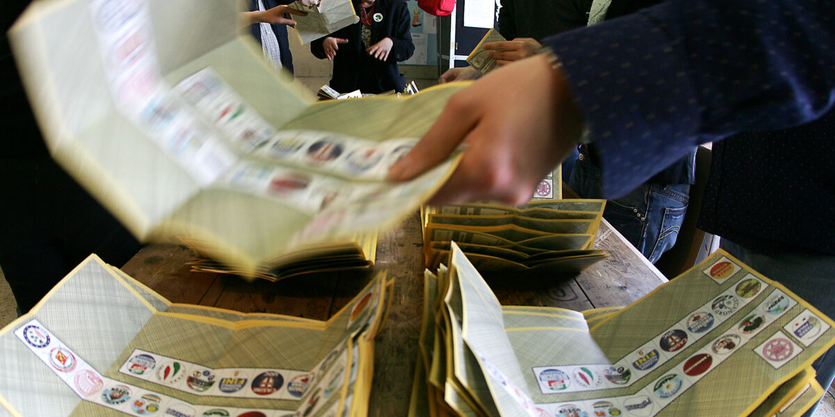 In Reggio the polls open from 7am: the word goes to the 345 thousand voters