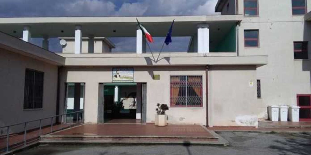 Lamezia, planned to stab the teacher: a 14-year-old taken into care by social services