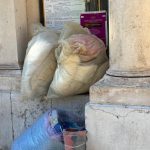 Messina, bags abandoned in front of the Basilica of Sant'Antonio. The rector's appeal: "Charity is not done like this"