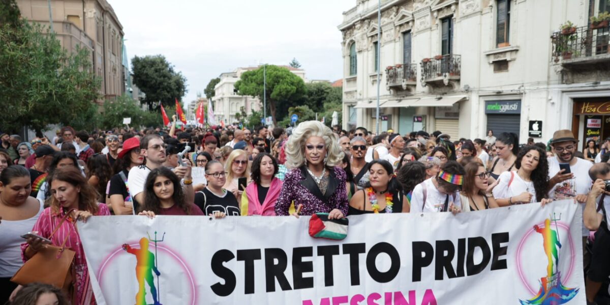 Messina takes color for the Strait Pride: «On the path of rights» PHOTO