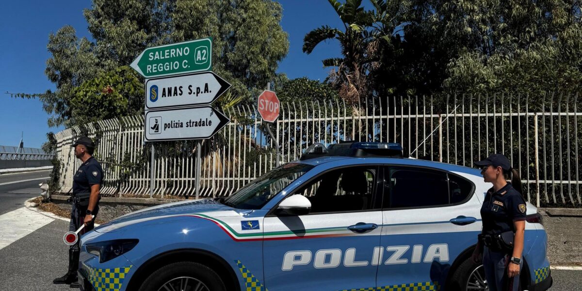 Night chase on the A2 in Calabria: over 2 kilos of cocaine in the car, a young man arrested in Villa San Giovanni