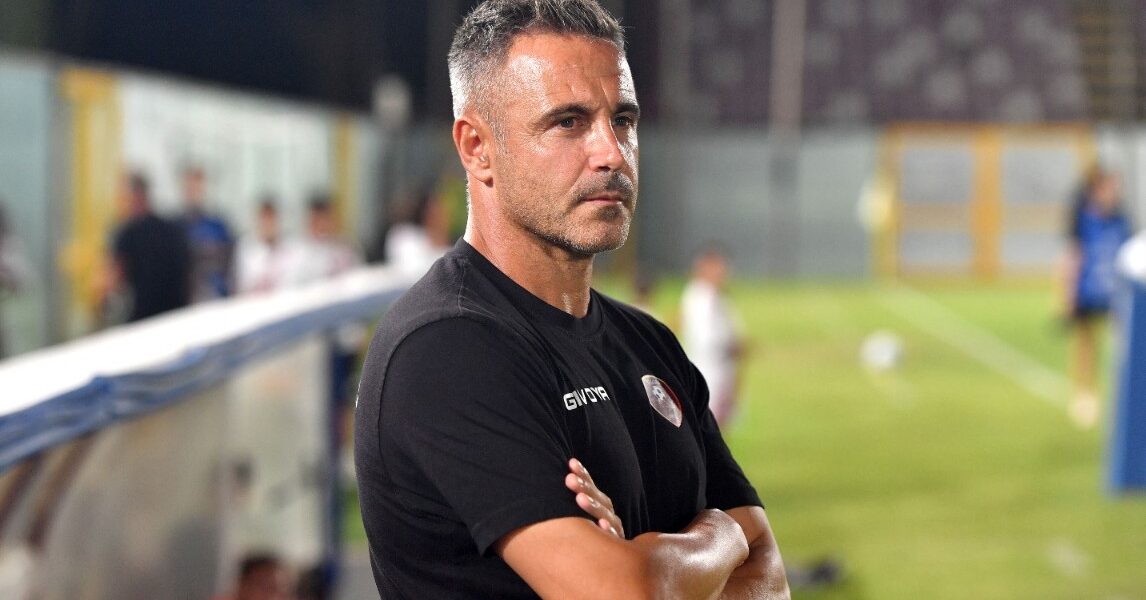 Reggina alone at the top, a splendid normality