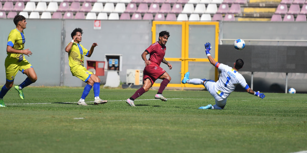Reggina ready for the away exam: in search of continuity