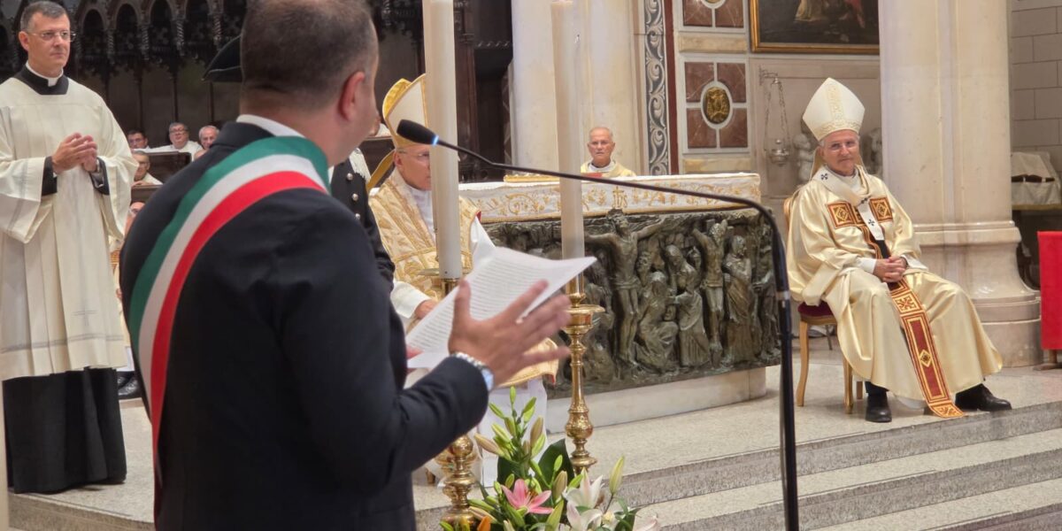 Reggio relies on the Madonna della Consolazione: mayor Cannizzaro has renewed the historic tradition of offering the votive candle
