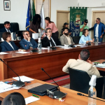 San Giovanni, the duel over debts is postponed to the end of the month